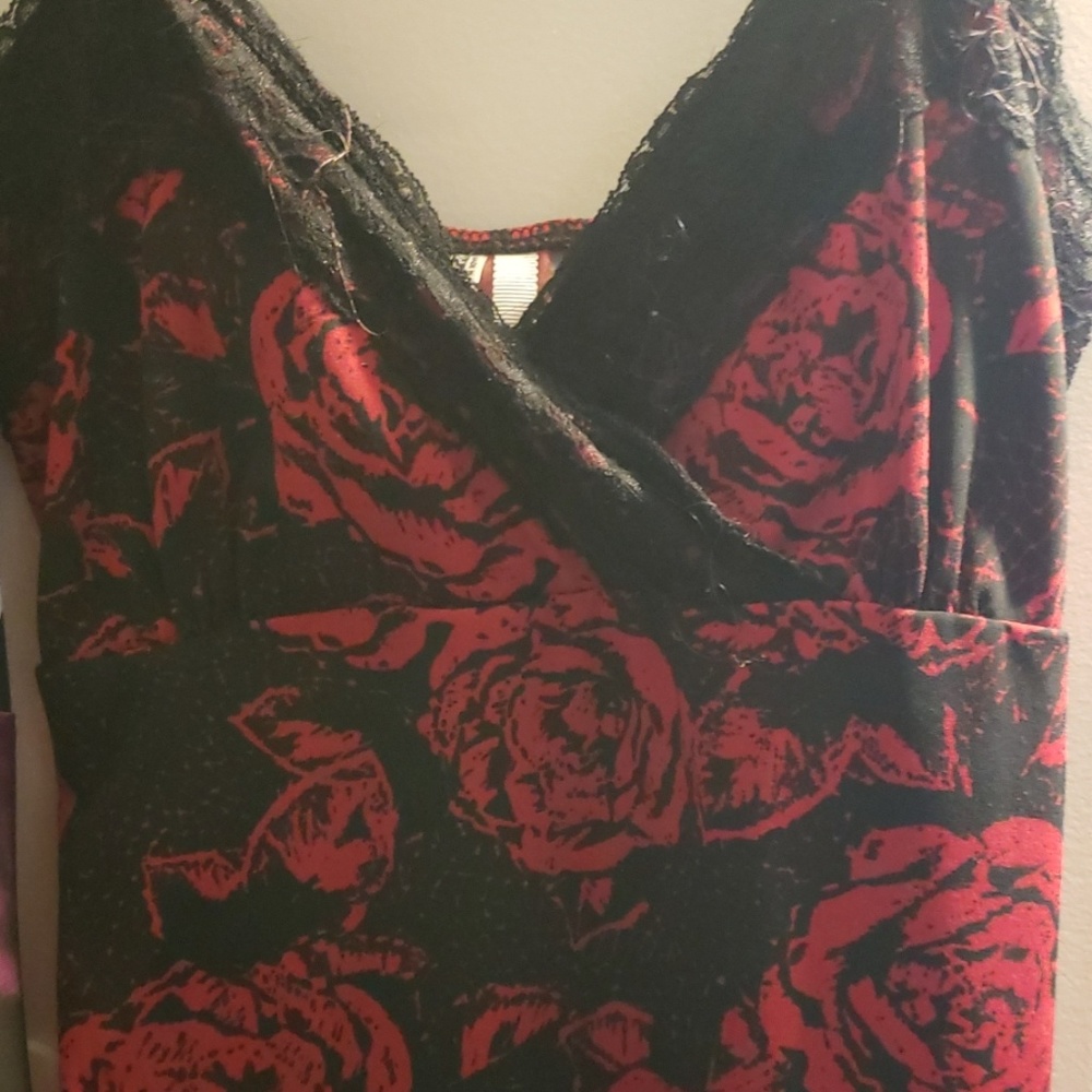 Tank tops - Picture 2 of 4